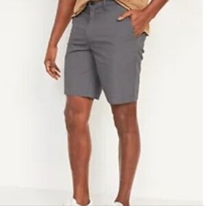 Old Navy Slim Built-In Flex Ultimate Tech Chino Shorts for Men-- 9" inseam. T31